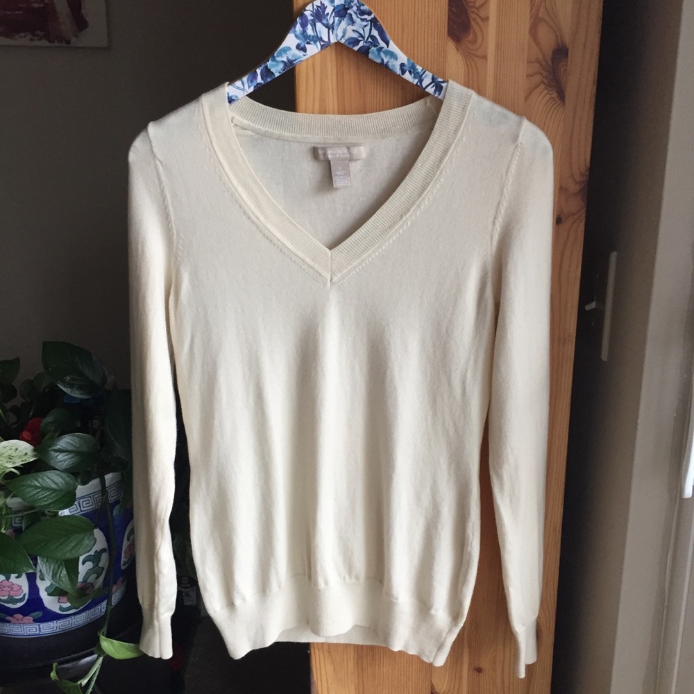 Banana Republic Cream V-Neck Sweater